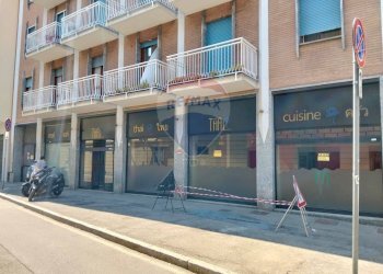 Edificio all\'aperto - Locale Commerciale via parravicini
 
2, Monza - foto 1