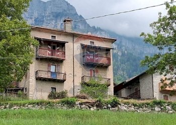 Edificio all\'aperto - Casa semi indipendente aune, Sovramonte - foto 1