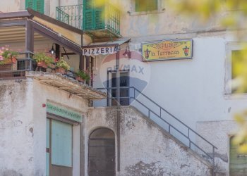 Edificio all\'aperto - Commercial Premises Montecavallo
87, Monte Romano - photo 5