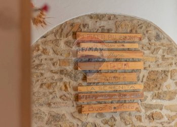 Scale - Commercial Premises Montecavallo
87, Monte Romano - photo 17