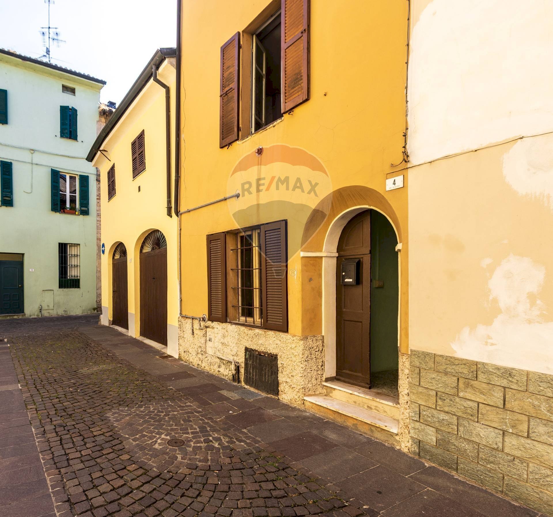 Edificio all\'aperto - Casa semi indipendente Via Gaetano Zilioli
 
4, Busseto - foto 1