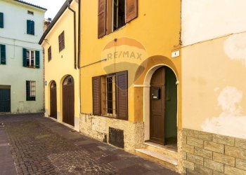 Edificio all\'aperto - Casa semi indipendente Via Gaetano Zilioli
 
4, Busseto - foto 1