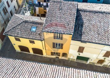 Edificio all\'aperto - Casa semi indipendente Via Gaetano Zilioli
 
4, Busseto - foto 4