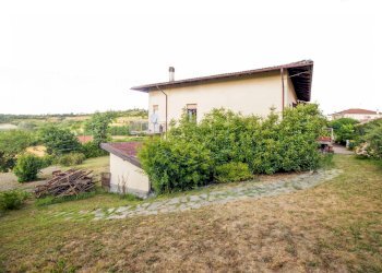 Casa semi indipendente Via Martiri della Benedicta, Casaleggio Boiro - foto 2