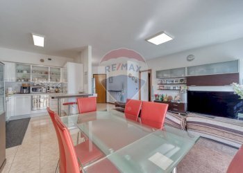 Sala da pranzo - Villa Bifamiliare via caltana
 
272, Campodarsego - foto 5