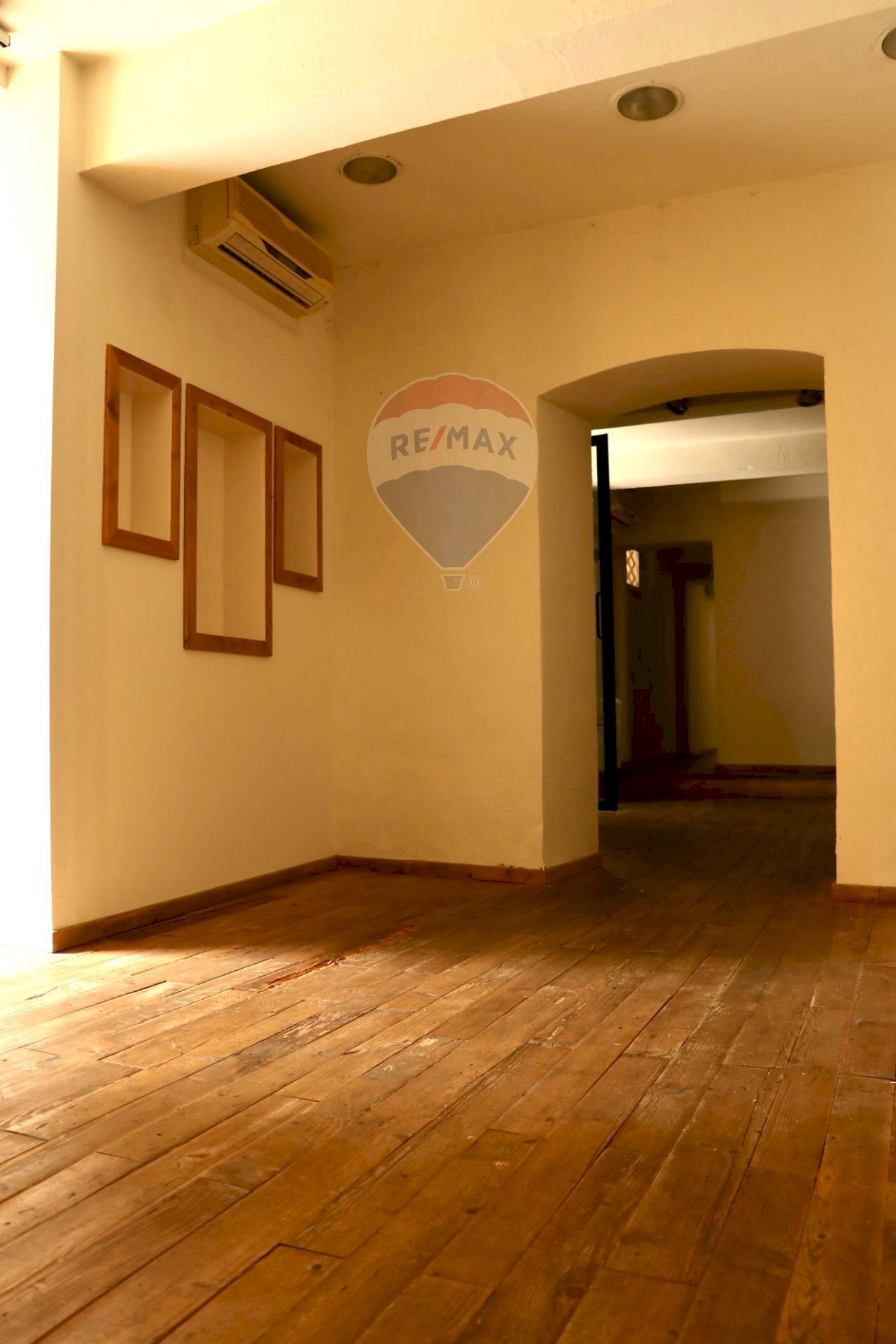 Stanza vuota - Commercial Premises Via San Carlo
 
16, Reggio nell'Emilia - photo 1