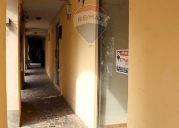 Hall / corridoio - Commercial Premises Via San Carlo
 
16, Reggio nell'Emilia - photo 4
