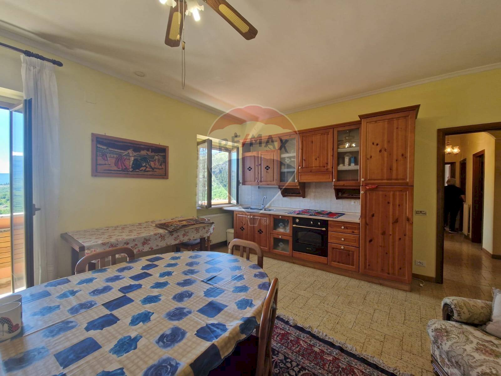 Sala da pranzo - Trilocale Via Sant'Elena
 
4, Caramanico Terme - foto 2