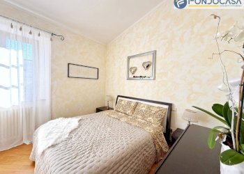 camera da letto matrimoniale - Appartamento Via Guicciardi, Seravezza - foto 14