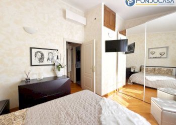 camera da letto matrimoniale - Appartamento Via Guicciardi, Seravezza - foto 16