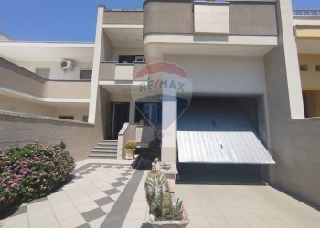 Edificio all\'aperto - Casa indipendente Castri di Lecce - foto 1