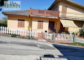 Foto 1 - Casa indipendente Via Crocifisso
 
45, Castignano - foto 1