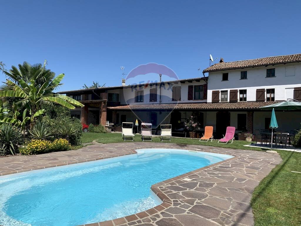 Piscina - Rustico Via Orti Grandi
 
5, Sale - foto 1