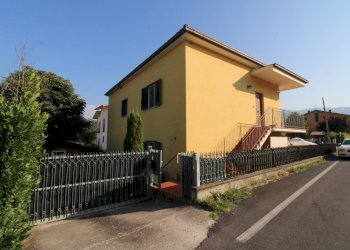 Facciata - Casa indipendente Località Piane di Collevecchio
 
110, Montorio al Vomano - foto 5