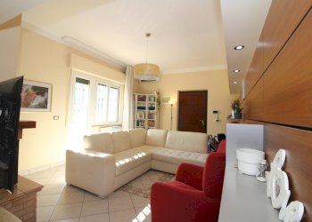 Sala piano 1 - Casa indipendente Località Piane di Collevecchio
 
110, Montorio al Vomano - foto 6