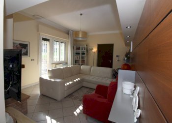 Sala piano 1 - Casa indipendente Località Piane di Collevecchio
 
110, Montorio al Vomano - foto 8