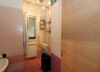 Bagno piano terra - Casa indipendente Località Piane di Collevecchio
 
110, Montorio al Vomano - foto 34