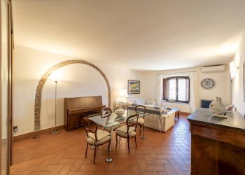 Foto 1 - Quadrilocale Piazza della Repubblica
 
5, Orbetello - foto 1