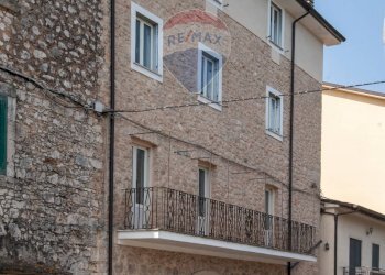 Edificio all\'aperto - Semi-detached house via Principessa Augusta Gabrielli
 
4, Prossedi - photo 6