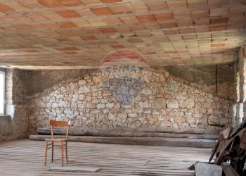 Dettagli - Semi-detached house via Principessa Augusta Gabrielli
 
4, Prossedi - photo 16