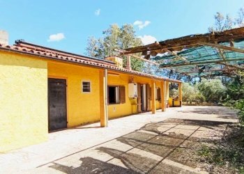 Cortile interno - Building land Berchidda - photo 1