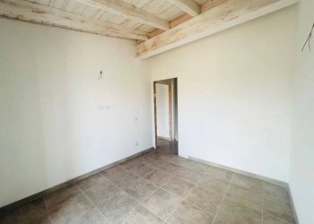 Stanza non arredata - Villa a Schiera Posada - foto 9