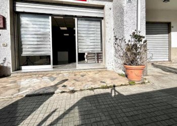 Facciata - Negozio Posada - foto 1