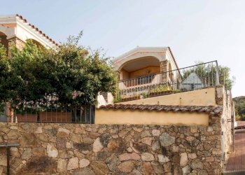 Facciata - Villa via SANDRO PERTINI, Loiri Porto San Paolo - photo 2