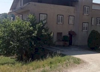 Facciata - Casa indipendente via Gustavo Baldassarre, San Giorgio del Sannio - foto 1