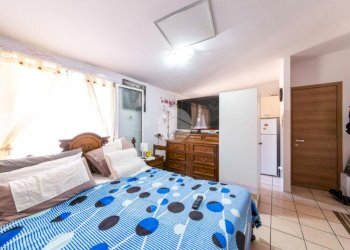 One-room apartment Via Ugo Foscolo, Cesano Boscone - photo 2