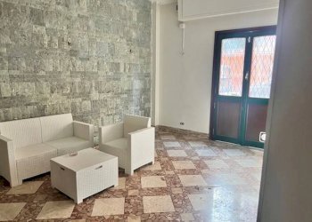 Shop Via Sant'Isaia, Bologna (neighborhood Malpighi) - photo 1