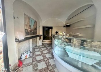 Shop Via Sant'Isaia, Bologna (neighborhood Malpighi) - photo 21