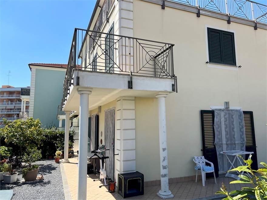 Bilocale Via Aurelia 30, Riva Ligure (IM), Riva Ligure - foto 1