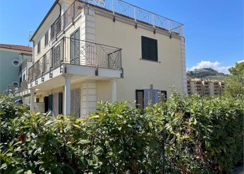 Bilocale Via Aurelia 30, Riva Ligure (IM), Riva Ligure - foto 2