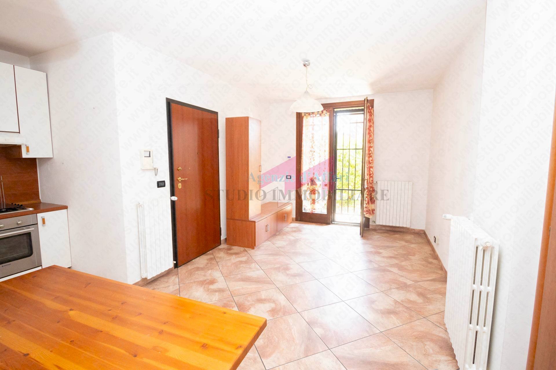 Foto 1 - Trilocale via Collodi
 
1, Ostiglia - foto 1