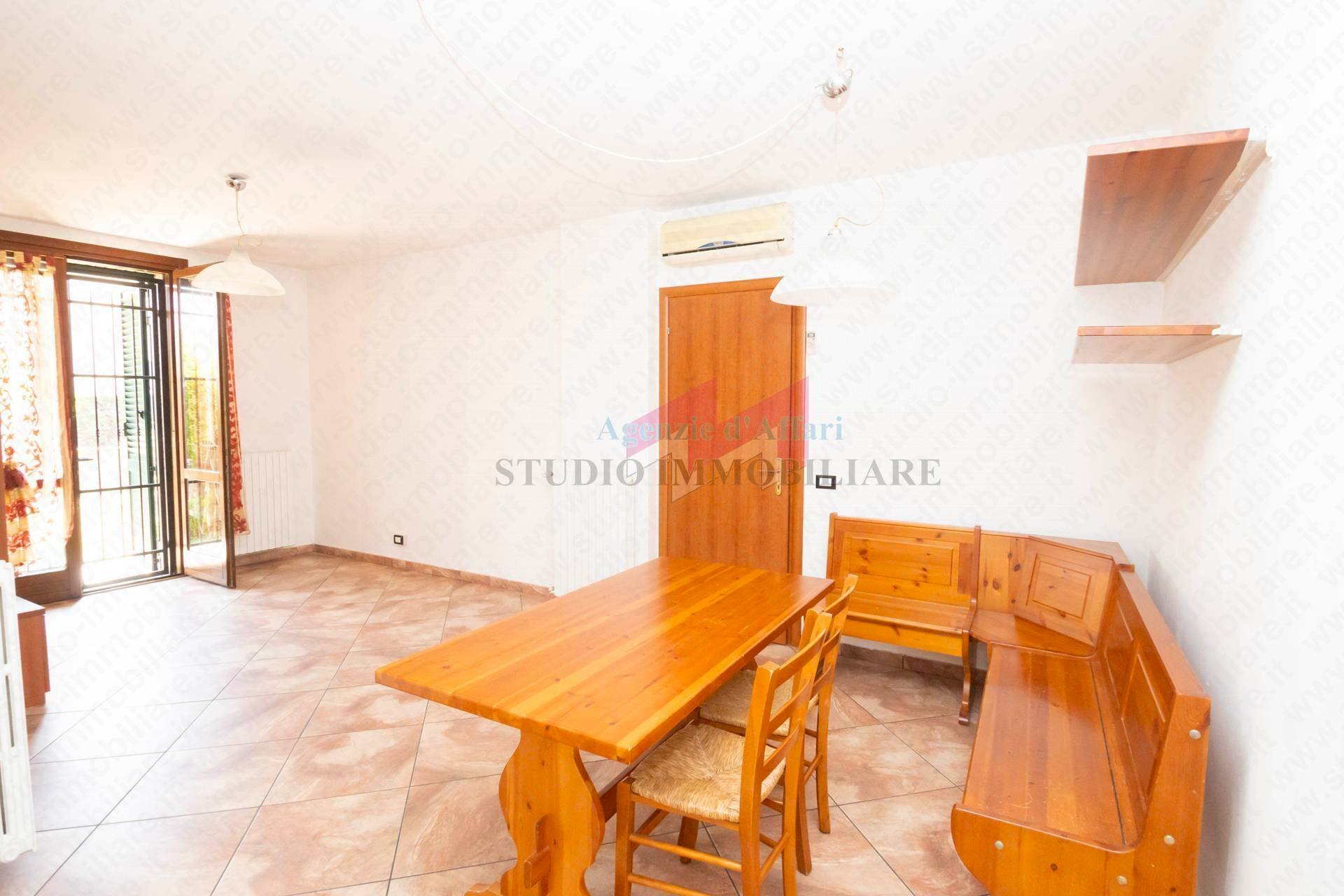 Foto 2 - Trilocale via Collodi
 
1, Ostiglia - foto 2