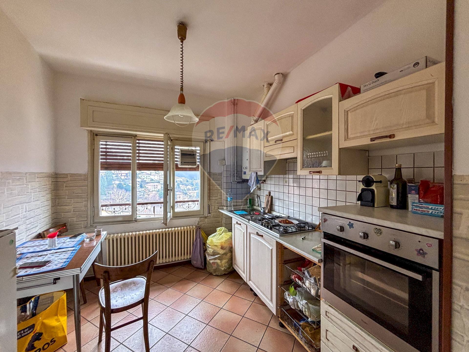 Cucina - Trilocale Vicolo San Rocco
 
3, Viggiù - foto 1