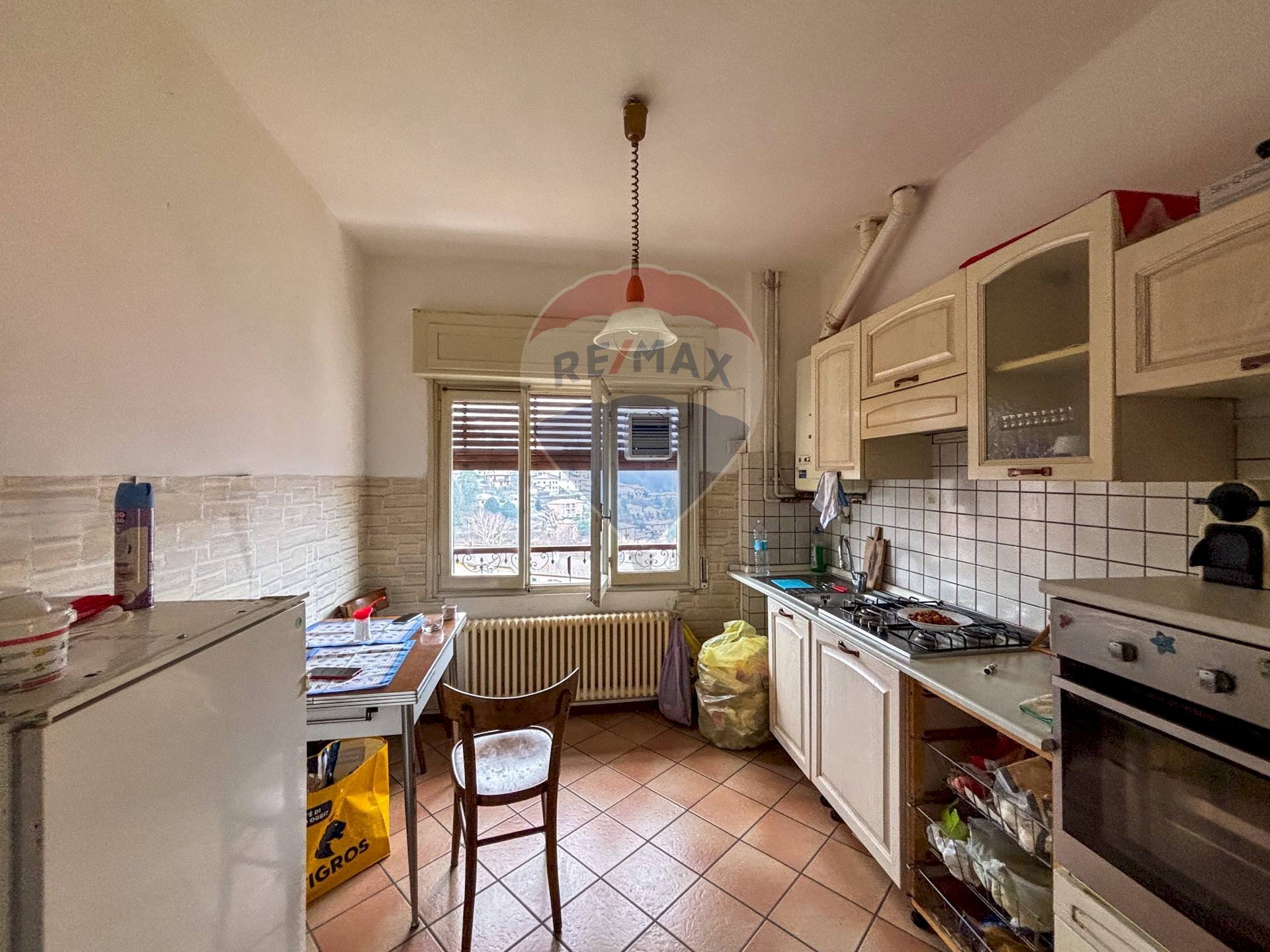 Cucina - Trilocale Vicolo San Rocco
 
3, Viggiù - foto 2