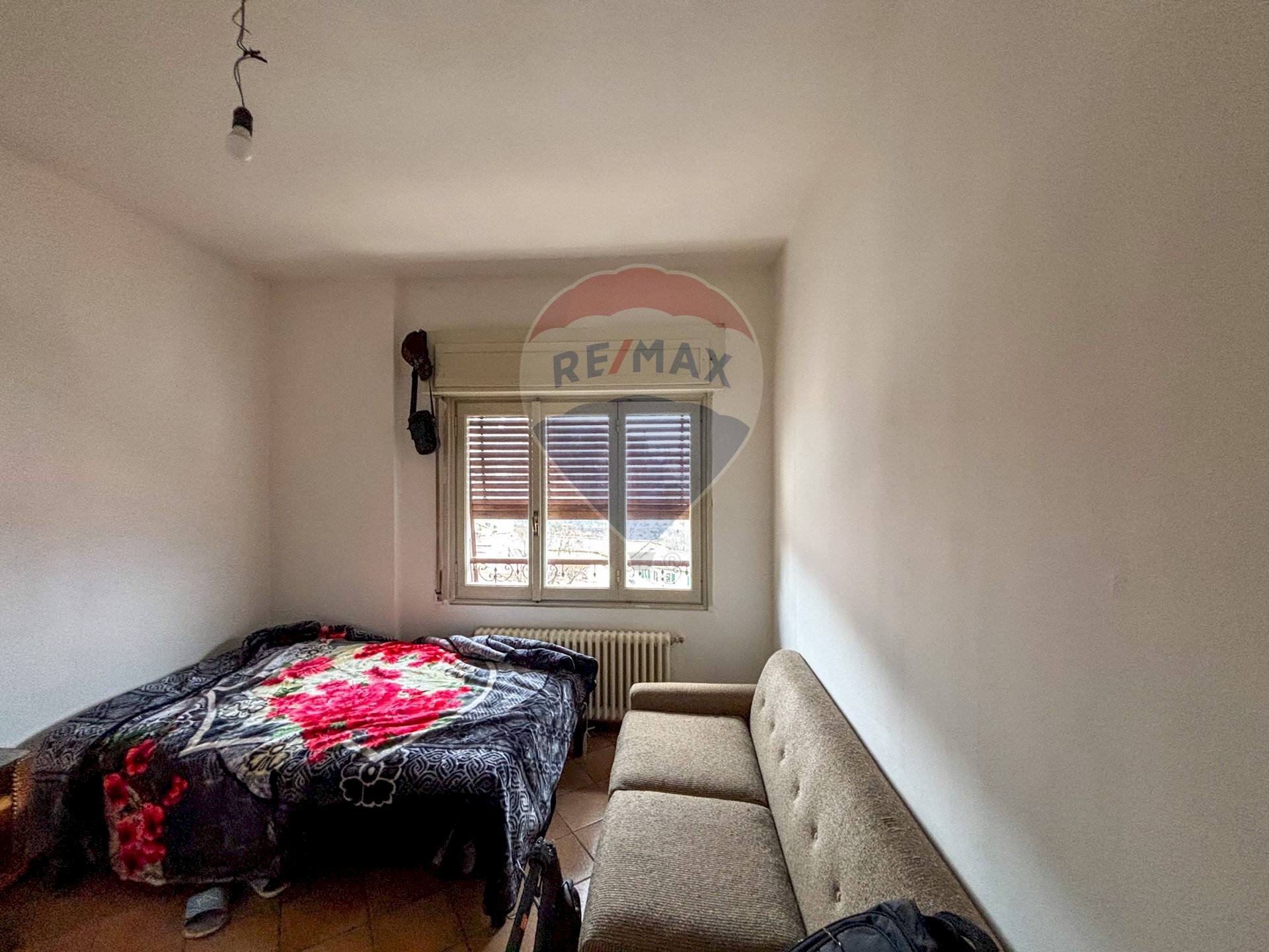 Camera / camera da letto - Trilocale Vicolo San Rocco
 
3, Viggiù - foto 3