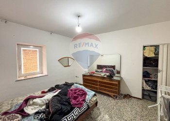 Camera / camera da letto - Trilocale Vicolo San Rocco
 
3, Viggiù - foto 5