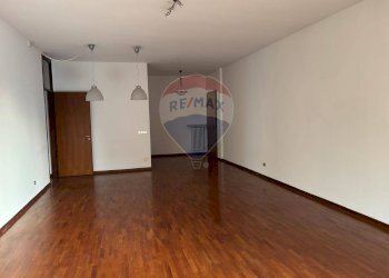 Stanza vuota - Quadrilocale Via Monviso
 
6, Varese - foto 4