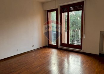 Stanza vuota - Quadrilocale Via Monviso
 
6, Varese - foto 16