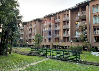 Edificio all\'aperto - Quadrilocale Via Monviso
 
6, Varese - foto 1