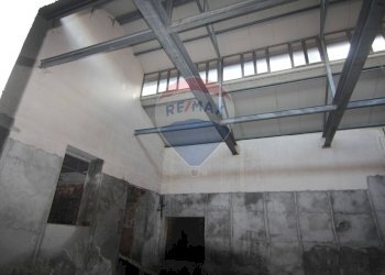 Edificio all\'aperto - Capannone viale valganna
240, Varese - foto 8