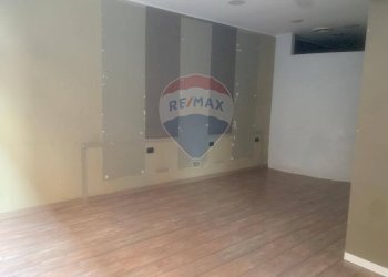 Stanza vuota - Negozio Via Cavour
 
44, Varese - foto 6