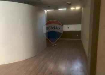 Hall / corridoio - Negozio Via Cavour
 
44, Varese - foto 9