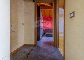 Hall / corridoio - Trilocale Via Piave
 
10, Lozza - foto 13
