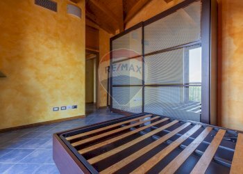 Camera / camera da letto - Trilocale Via Piave
 
10, Lozza - foto 17