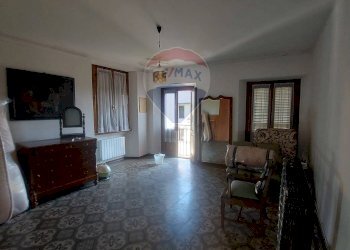 Stanza vuota - Bilocale Piazza Della Vittoria
 
6, Gemonio - foto 6