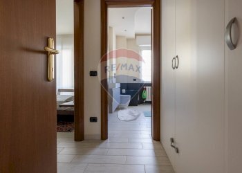 Hall / corridoio - Quadrilocale Via Piave
 
10, Varese - foto 9